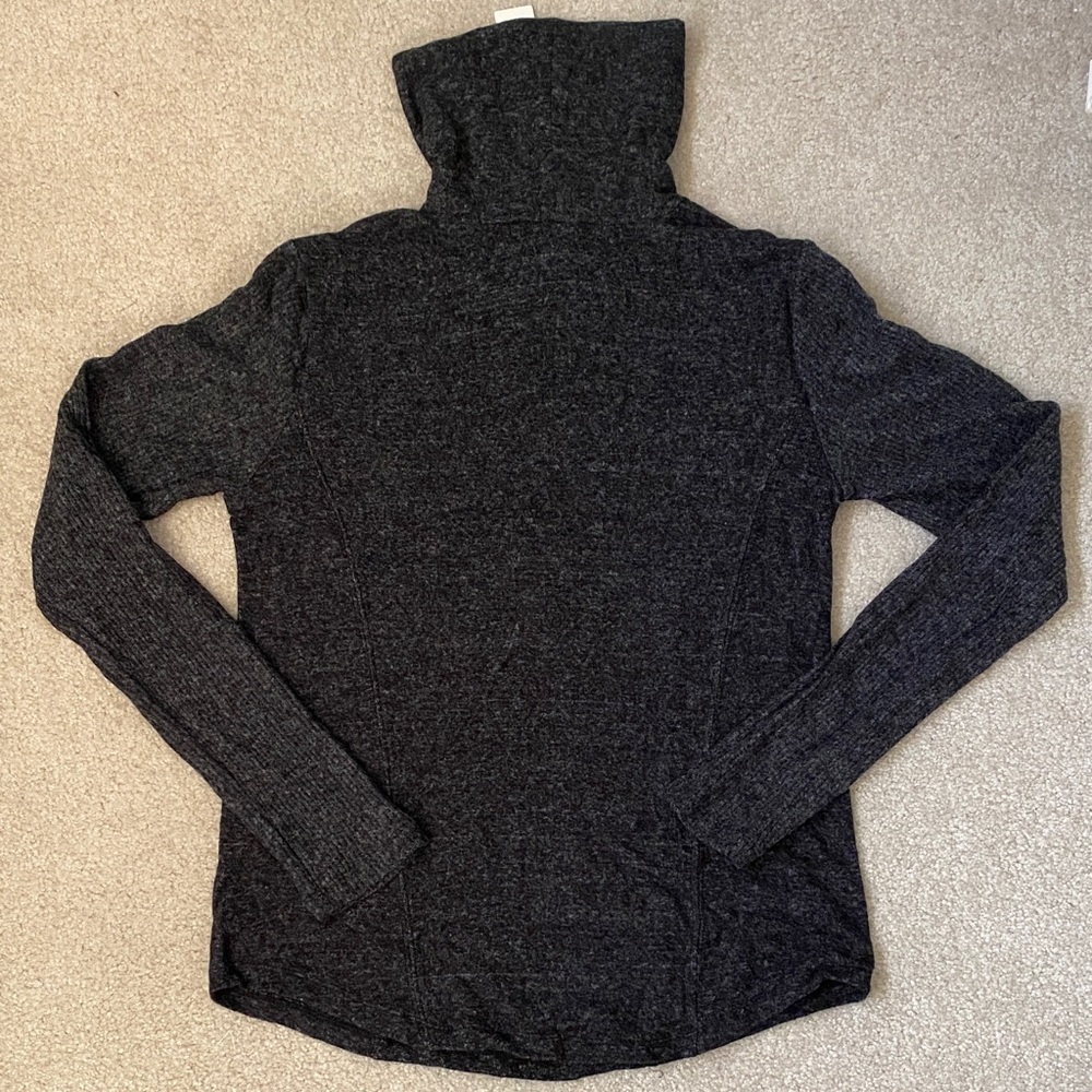 Anthropologie Charcoal Turtleneck. Size medium. NWT.